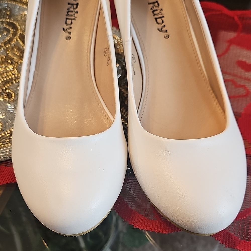 Elegant White Women's Heels - Picture 4 of 8